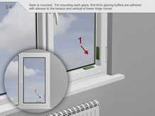 يتم تركيب الضلفة. لتثبيت زجاج الضلفة،    يتم أولاً لصق أسافين سميكة لدعم الزجاج بالسيليكون على الجوانب الأفقية والرأسية    عند زاوية المفصلة السفلية.